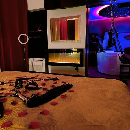 La Loveroom Bdsm De Nice " La Chambre Luxe Des Desirs " Luaran gambar