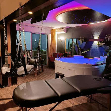 La Loveroom Bdsm De Nice " La Chambre Luxe Des Desirs " Luaran gambar