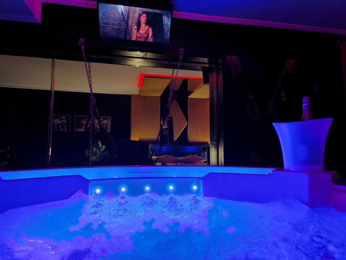 La Loveroom Bdsm De Nice " La Chambre Luxe Des Desirs " Luaran gambar