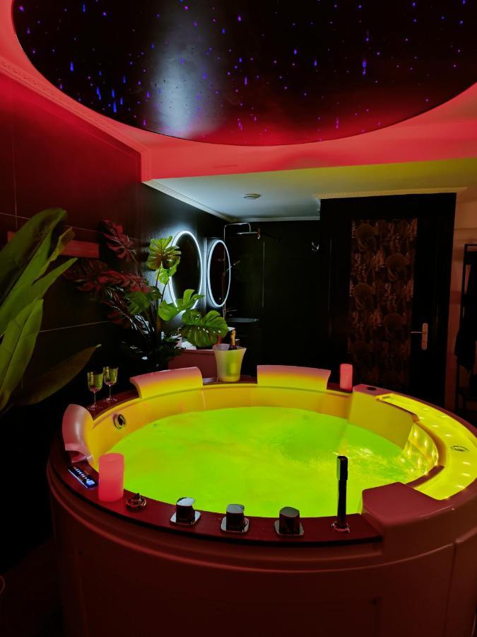 La Loveroom Bdsm De Nice " La Chambre Luxe Des Desirs " Luaran gambar