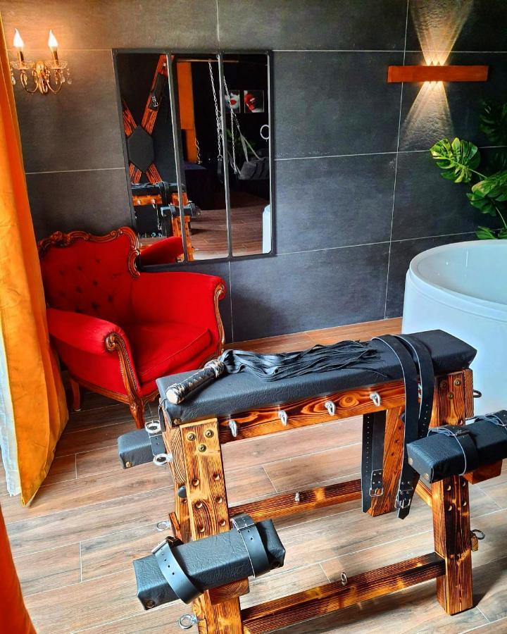 La Loveroom Bdsm De Nice " La Chambre Luxe Des Desirs " Luaran gambar